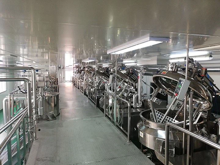 Salad Vacuum Homogenizer Mixer Machine